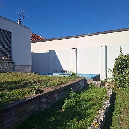 Sluneční Terezka ,penzion Pro Skupiny Se Snídaní,degustací Vín Villa *