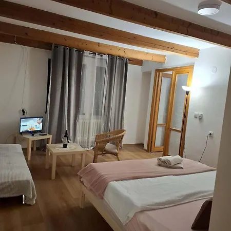 Slunecni Terezka ,penzion Pro Skupiny Se Snidani,degustaci Vin 빌라