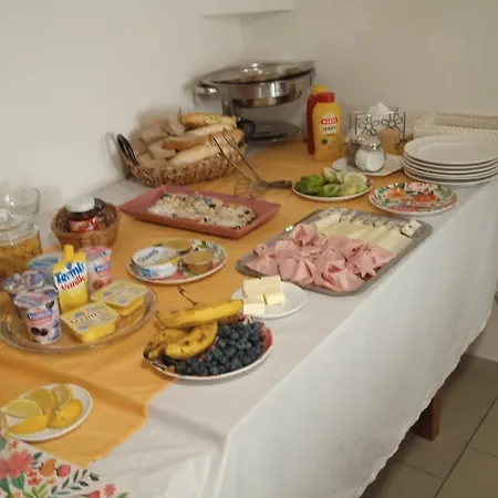 Sluneční Terezka ,penzion Pro Skupiny Se Snídaní,degustací Vín * Lednice
