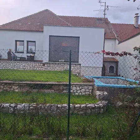 Villa Sluneční Terezka ,penzion Pro Skupiny Se Snídaní,degustací Vín Lednice