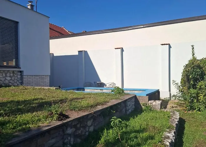 Slunecni Terezka ,penzion Pro Skupiny Se Snidani,degustaci Vin 别墅 *