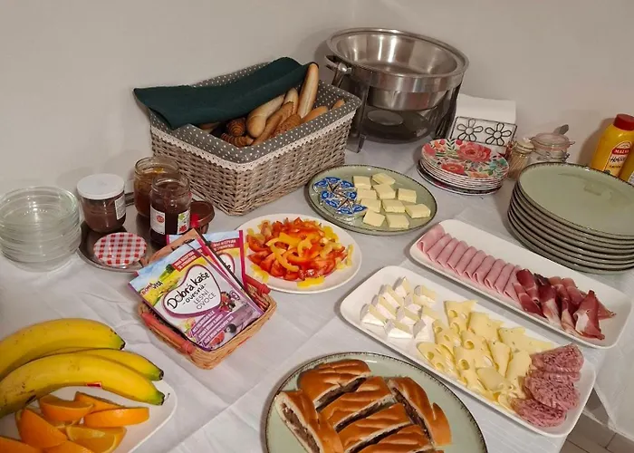 Slunecni Terezka ,penzion Pro Skupiny Se Snidani,degustaci Vin 别墅 *